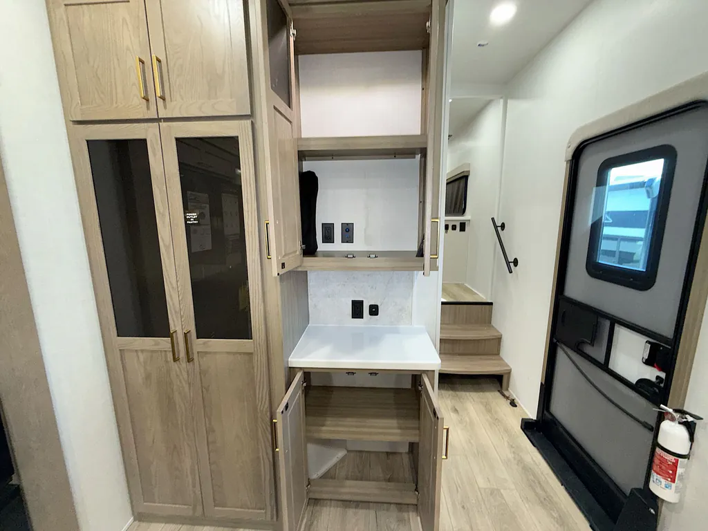 2027 Forest River Rockwood Signature 401SFB, Photos photo 63