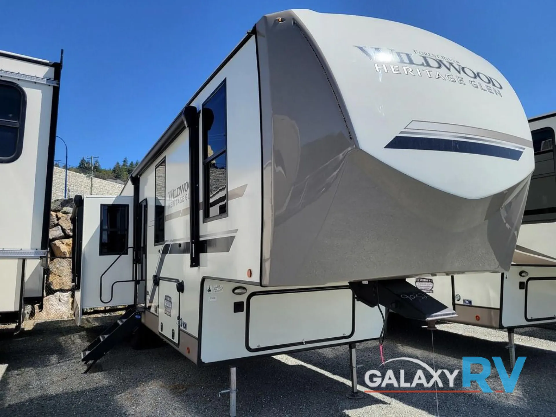 2024 Forest River Wildwood Heritage Glen 325RL - Photo 2