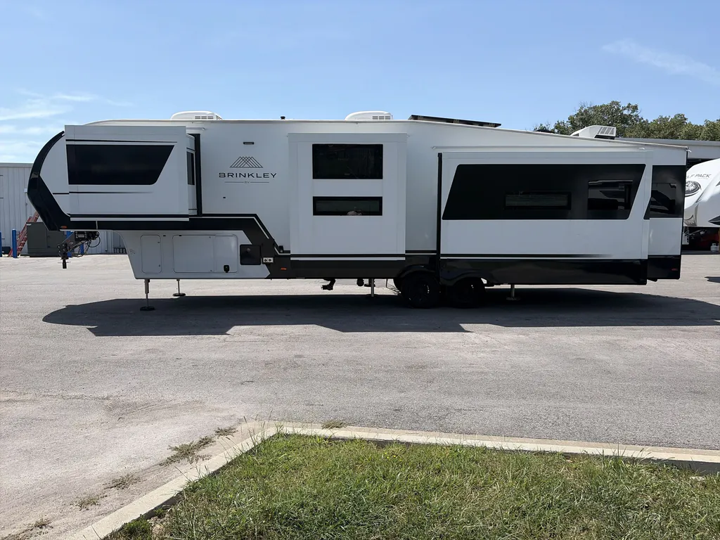 2025 Brinkley Model Z 3610, Photos photo 6