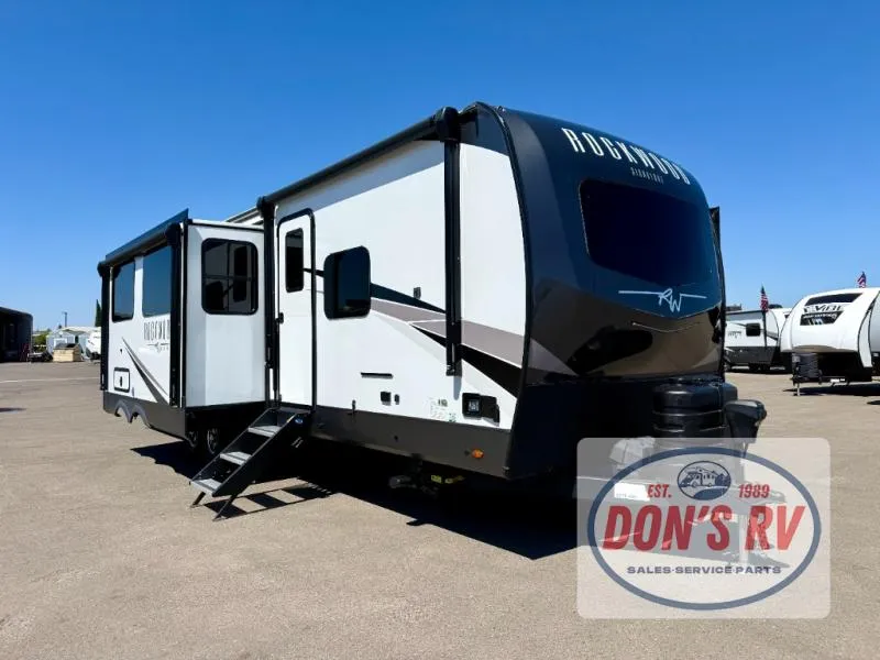 2025 Forest River Rockwood Signature 8336BH - Photo 4