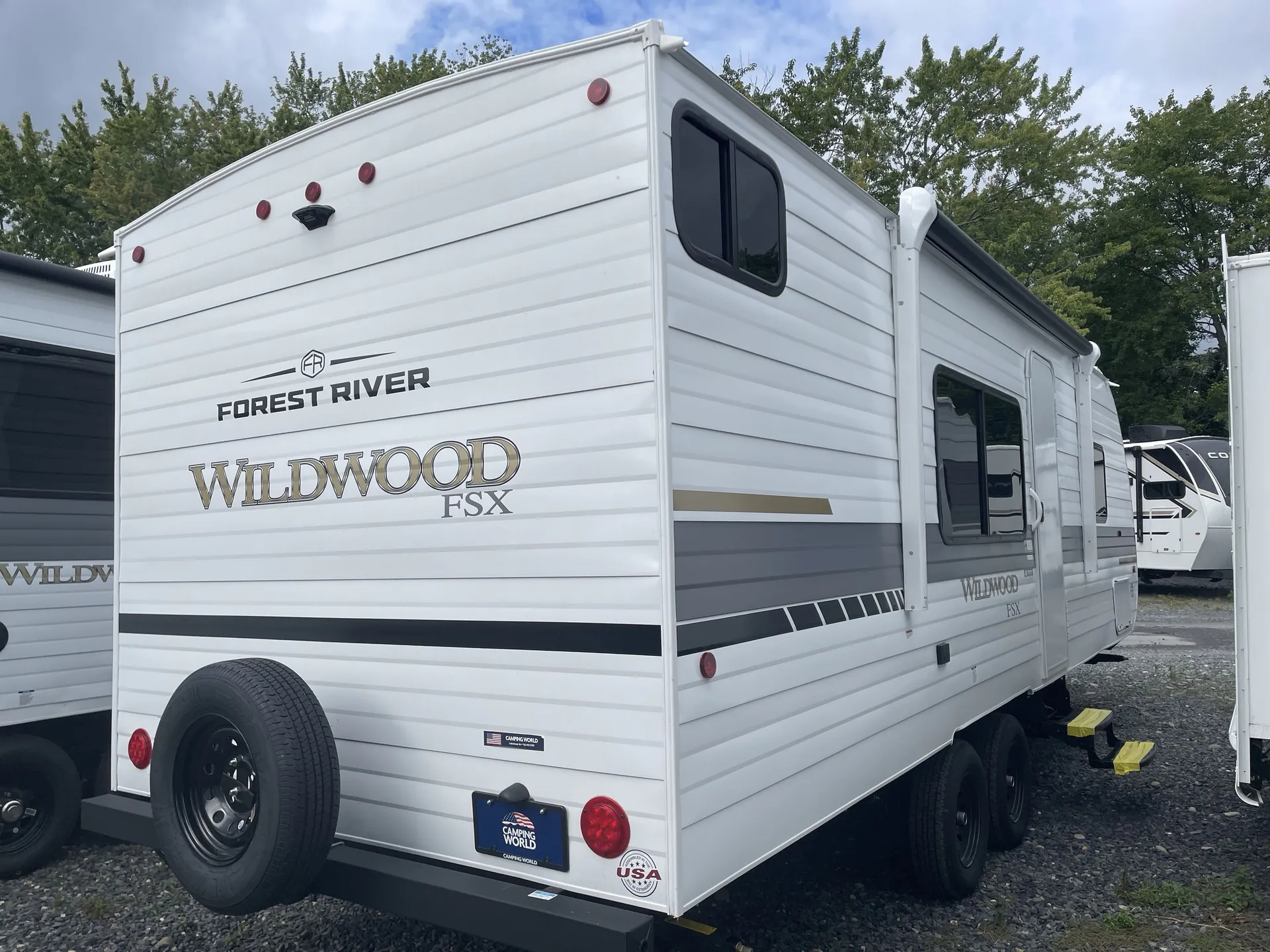 2027 Forest River Wildwood FSX 260BHLE — off campside