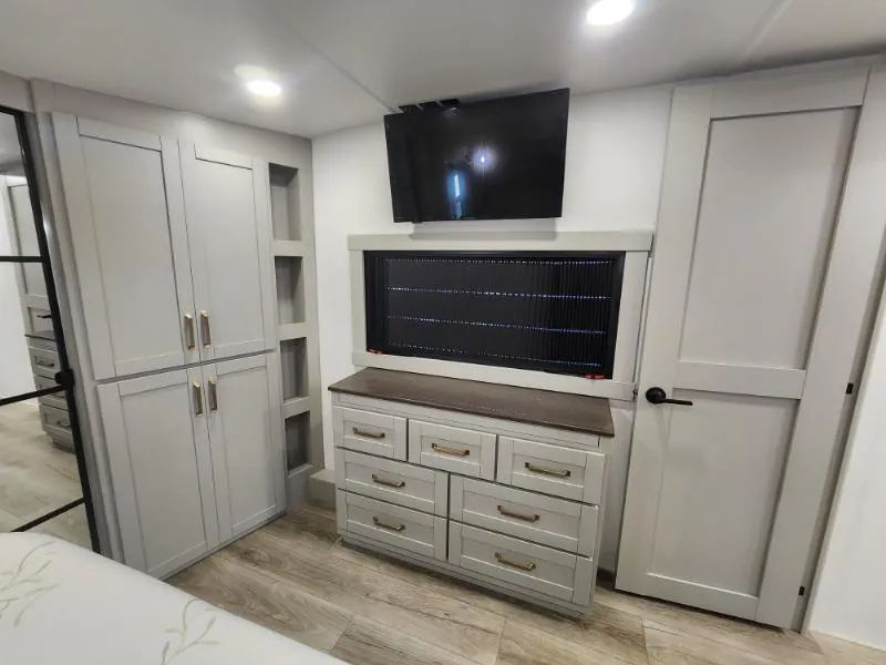 2025 Brinkley Model Z 3300, Photos photo 39