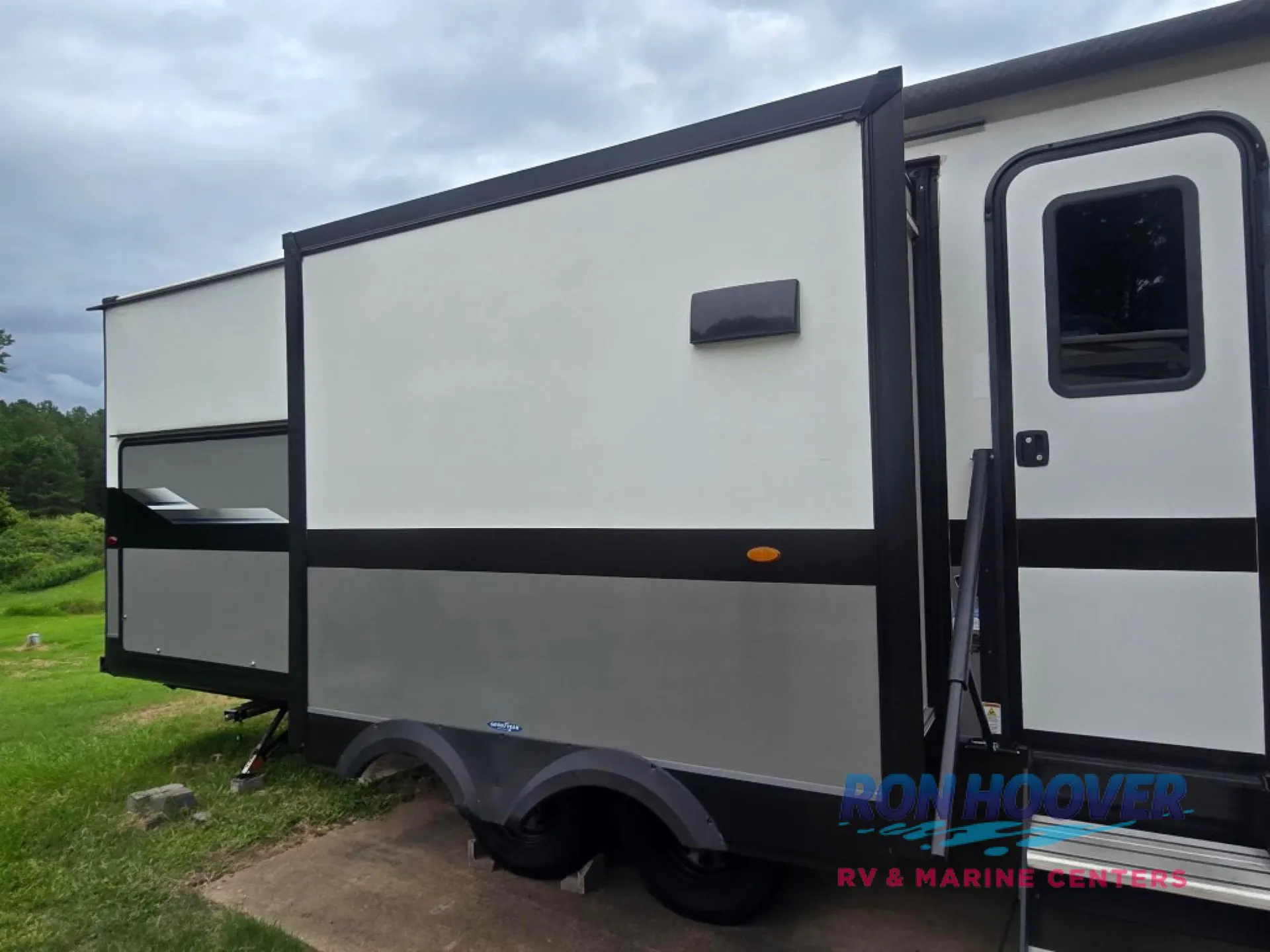 2024 Jayco Jay Flight 331BTS - Photo 3