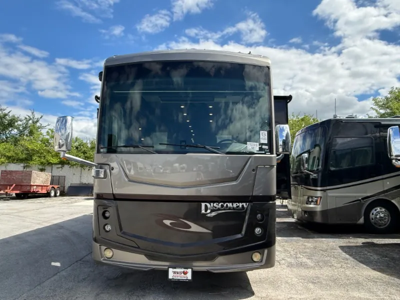 2020 Fleetwood Discovery 38F - Photo 4