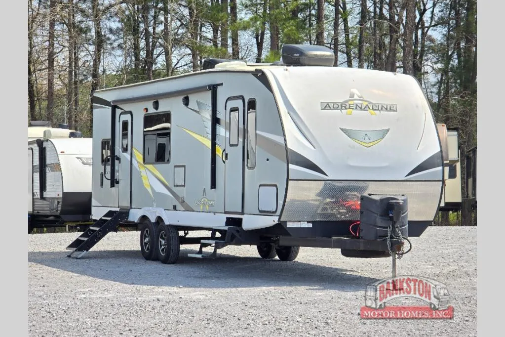 2021 Coachmen Adrenaline 29SS - Photo 2