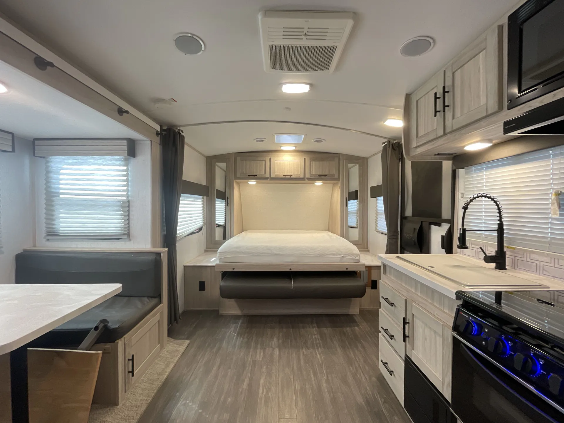 2022 Cruiser RV Shadow Cruiser 193MBS — living area main