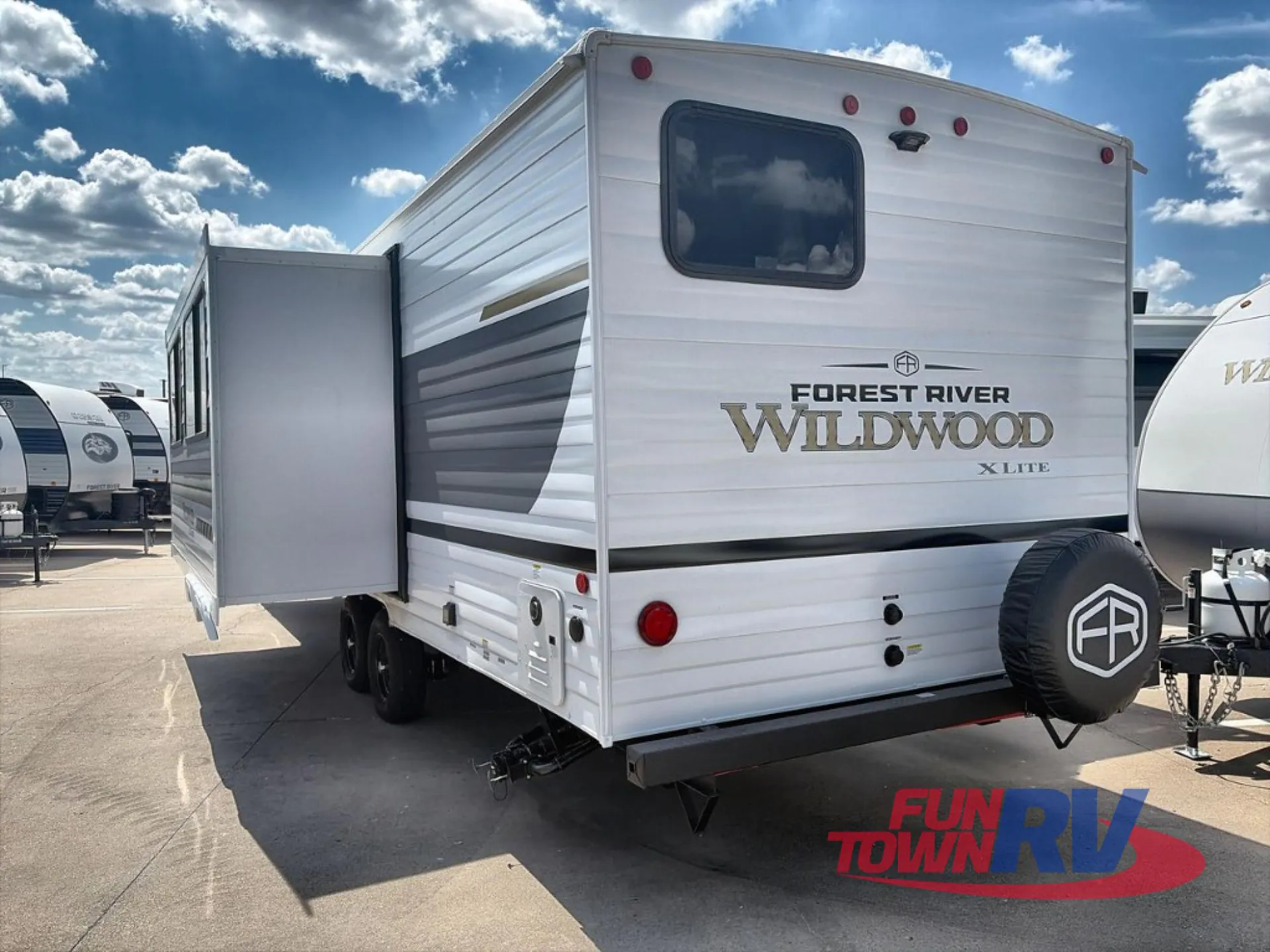 2027 Forest River Wildwood 263BHXL — Photo 5