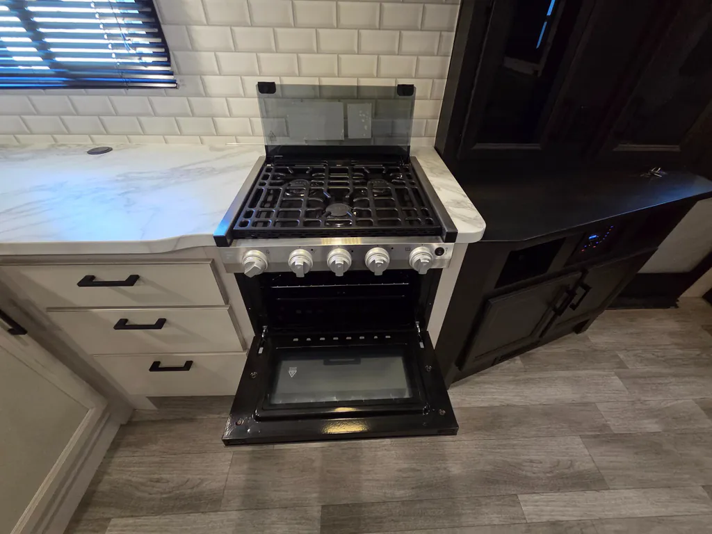 2023 Jayco Jay Feather 26RL, Photos photo 4