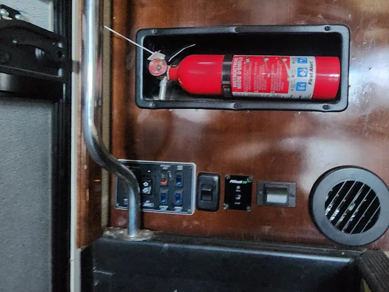 2019 Forest River Georgetown XL 378TS — Photo 7