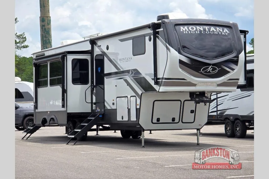 2025 Keystone Montana High Country 389BH - Photo 2
