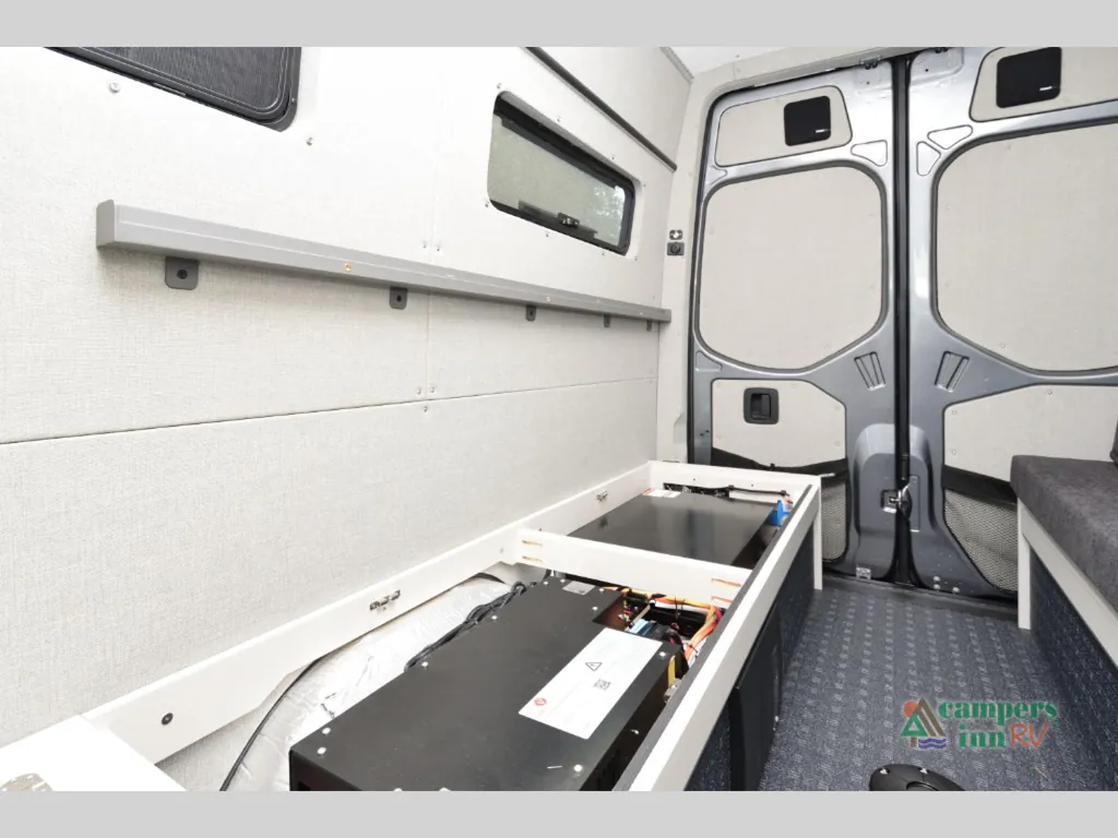 2023 Outside Van Approach 170, Photos photo 21