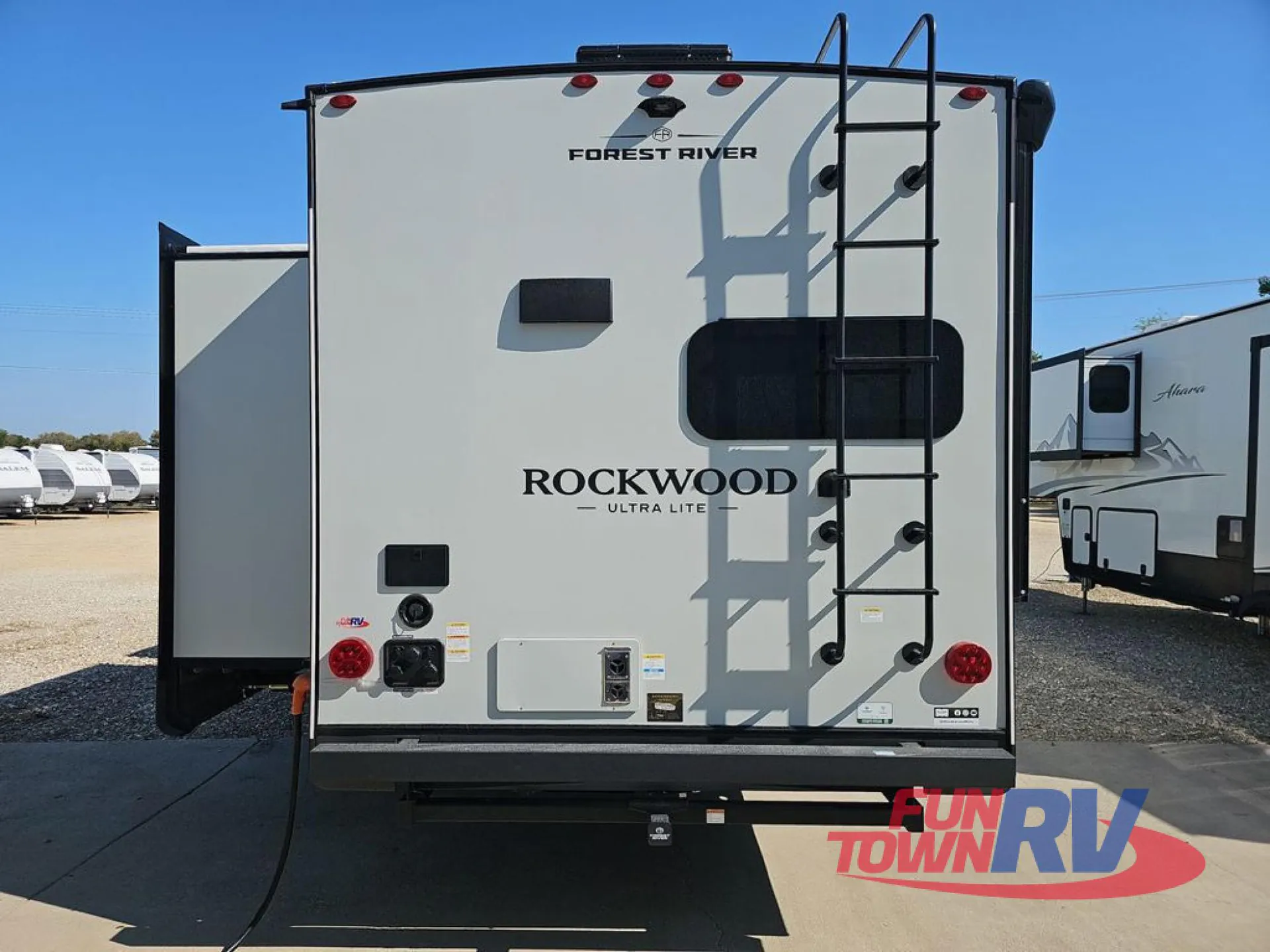 2027 Forest River Rockwood Ultra Lite 2711RK — Photo 6