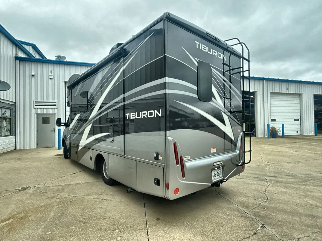 2022 Thor Motor Coach Tiburon 24FB, Photos photo 7