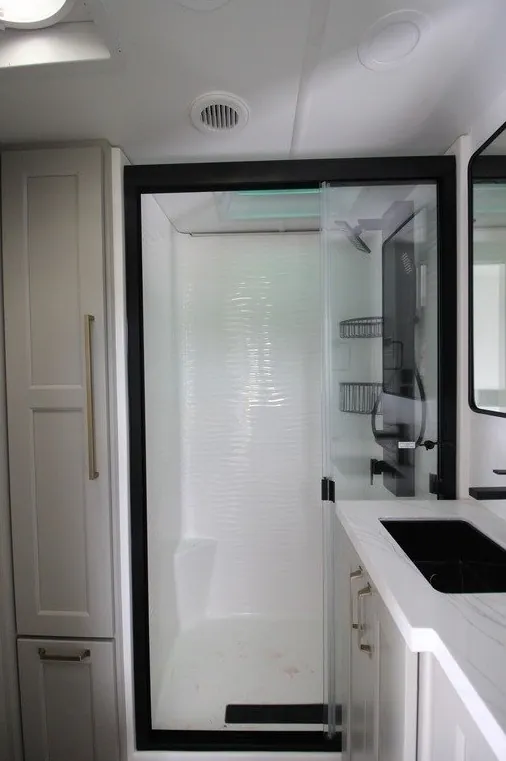 2025 Brinkley Model G 3250, Photos photo 11