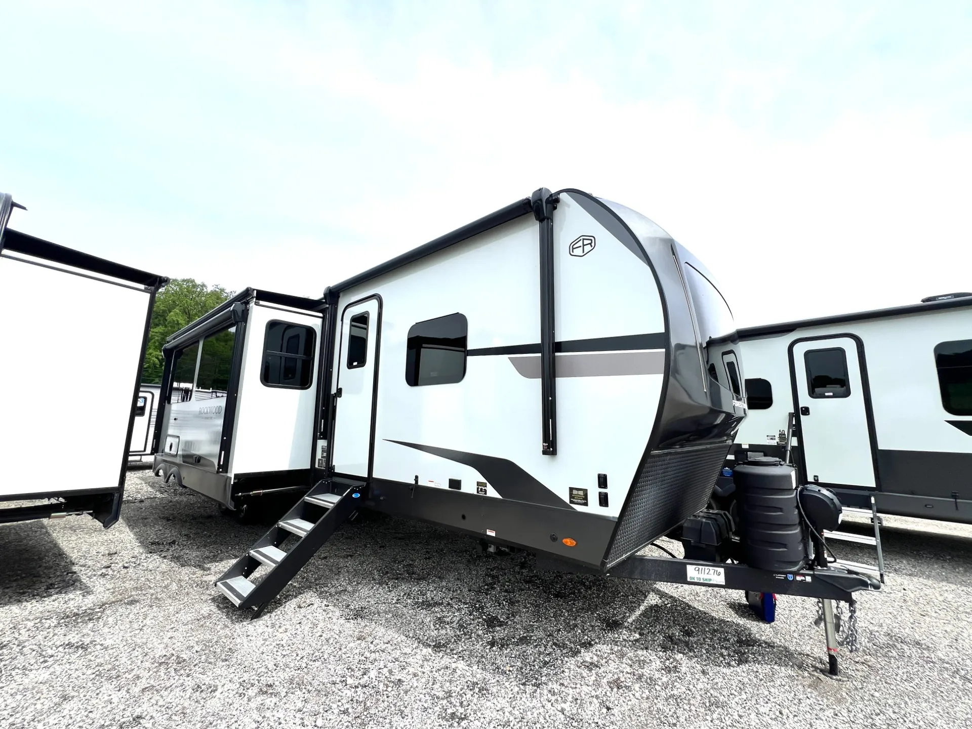 2026 Forest River Rockwood Signature 8421DB - Photo 2
