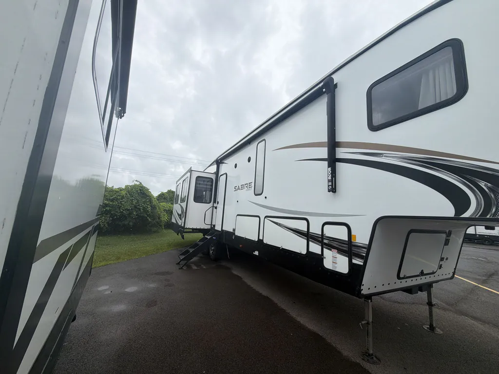 2021 Forest River Sabre 36BHQ, Photos photo 5
