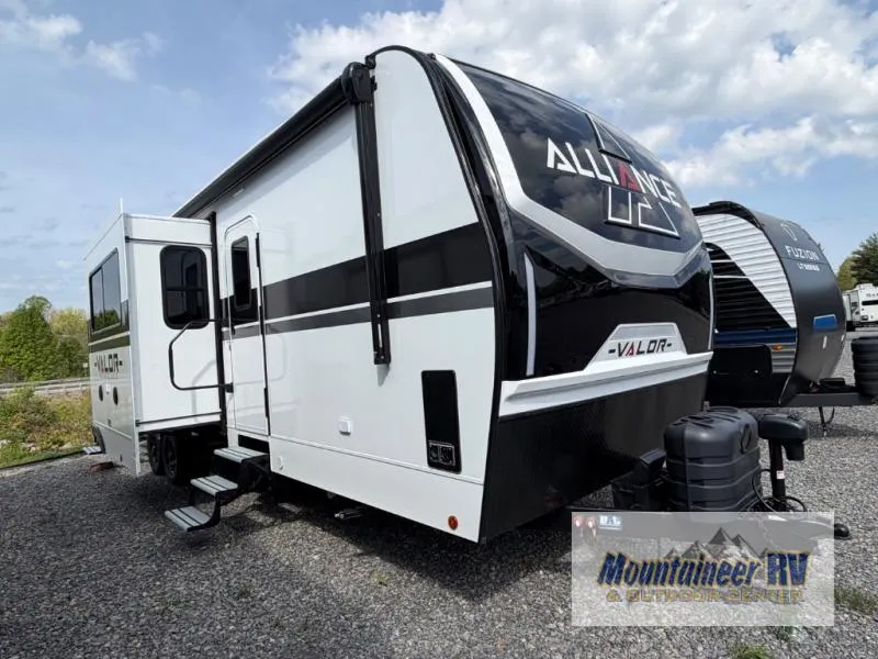 2026 Alliance RV Valor 32T13 - Photo 3