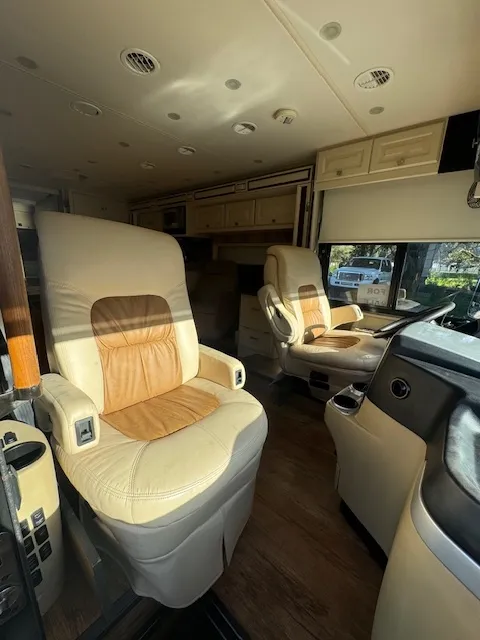 2012 Tiffin Motorhomes Allegro Breeze 32BR 32 BR - Photo 4