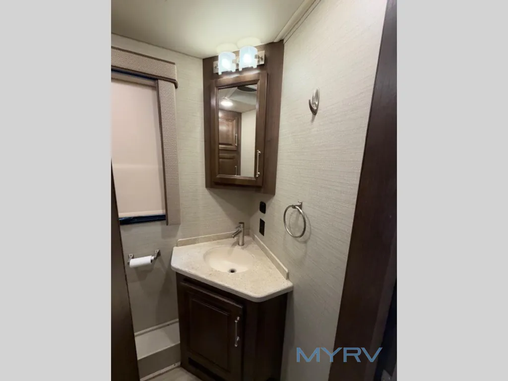 2019 Entegra Coach Emblem 36U, Photos photo 35