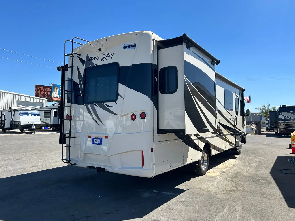 2019 Newmar Bay Star Sport 3014 - Photo 3