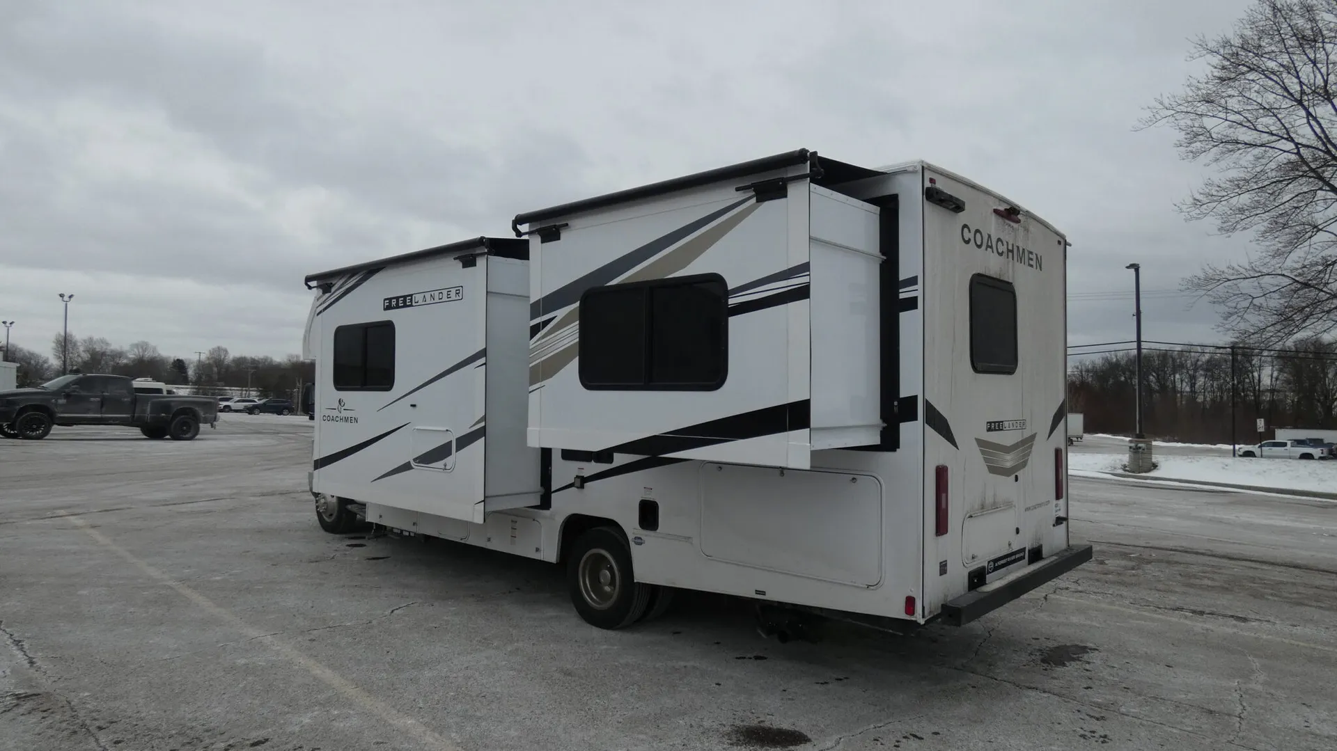 2026 Coachmen Freelander 26DS - Photo 4