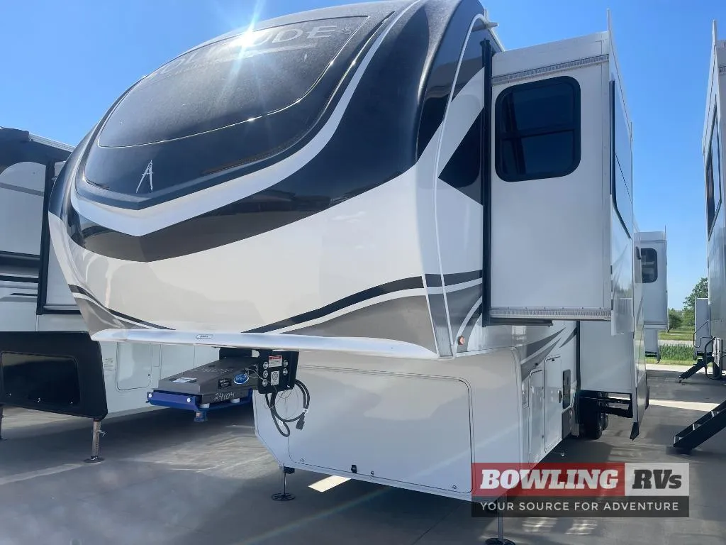 2026 Grand Design Solitude 380FL - Photo 2