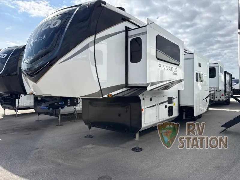 2026 Jayco Pinnacle 39FLOK - Photo 4