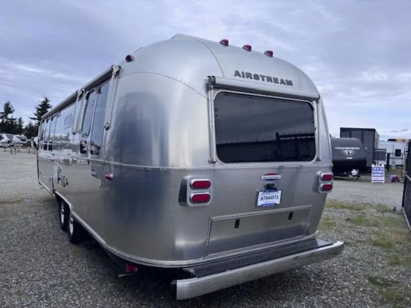 2017 Airstream International Serenity 30 - Photo 4