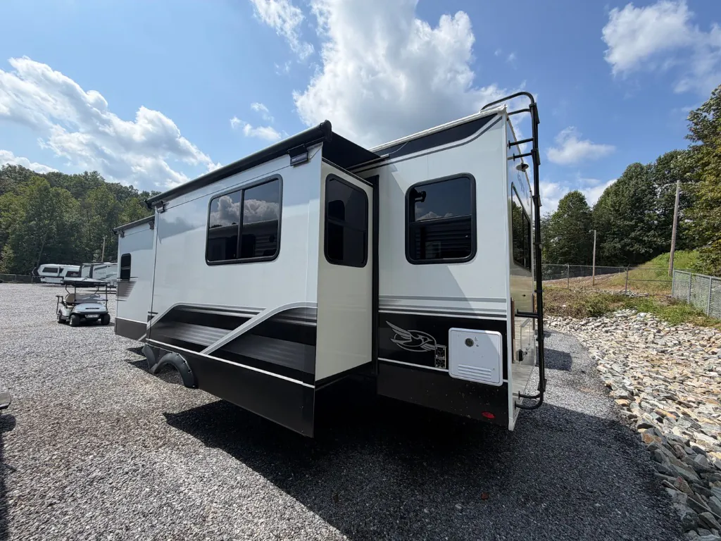 2025 Jayco Eagle HT 295RUCD - Photo 4