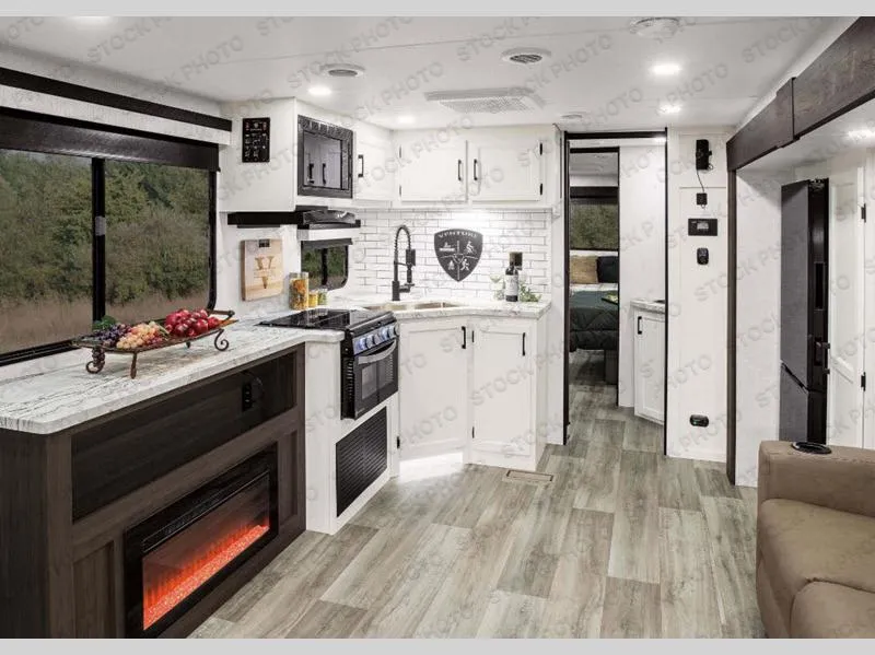 2026 Venture RV Stratus 282VFD - Photo 3