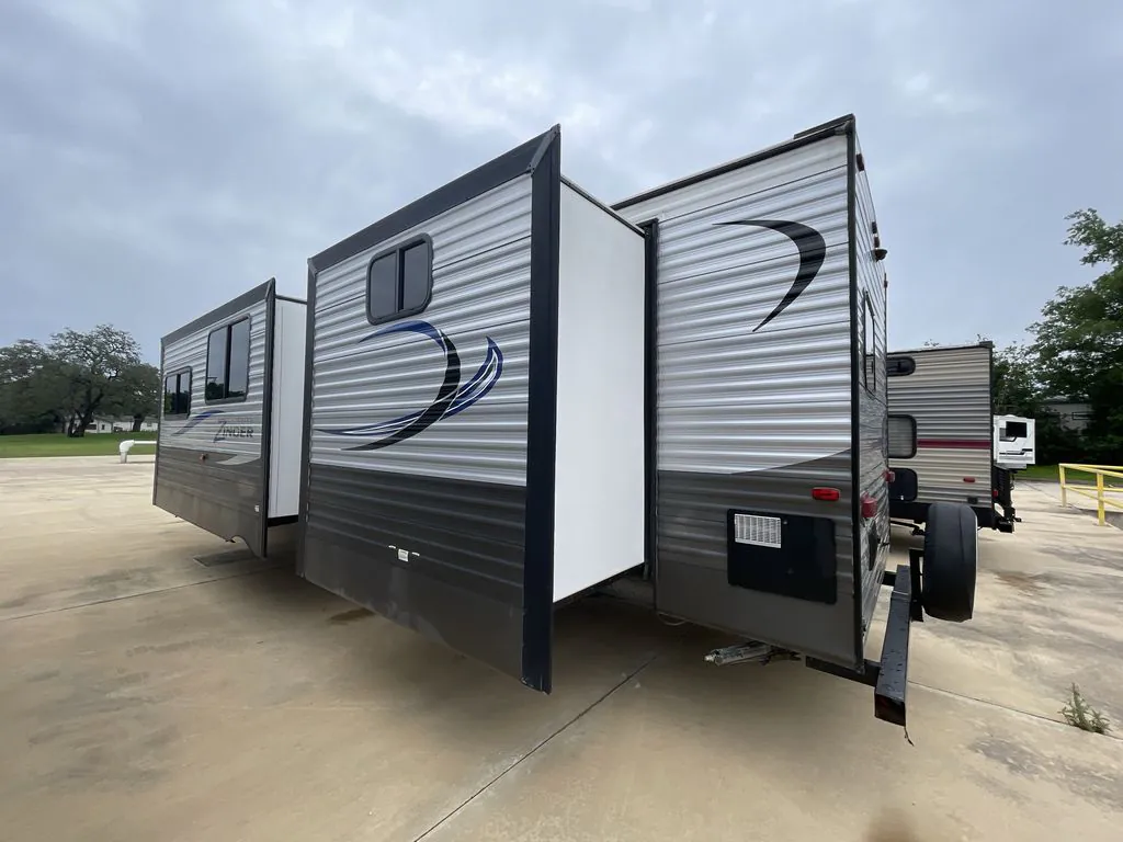 2017 CrossRoads Zinger Z1 Series ZR328SB - Photo 4