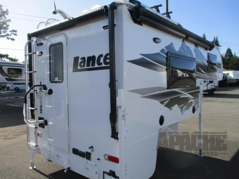 2026 Lance Lance Truck Campers New    825 - Photo 2