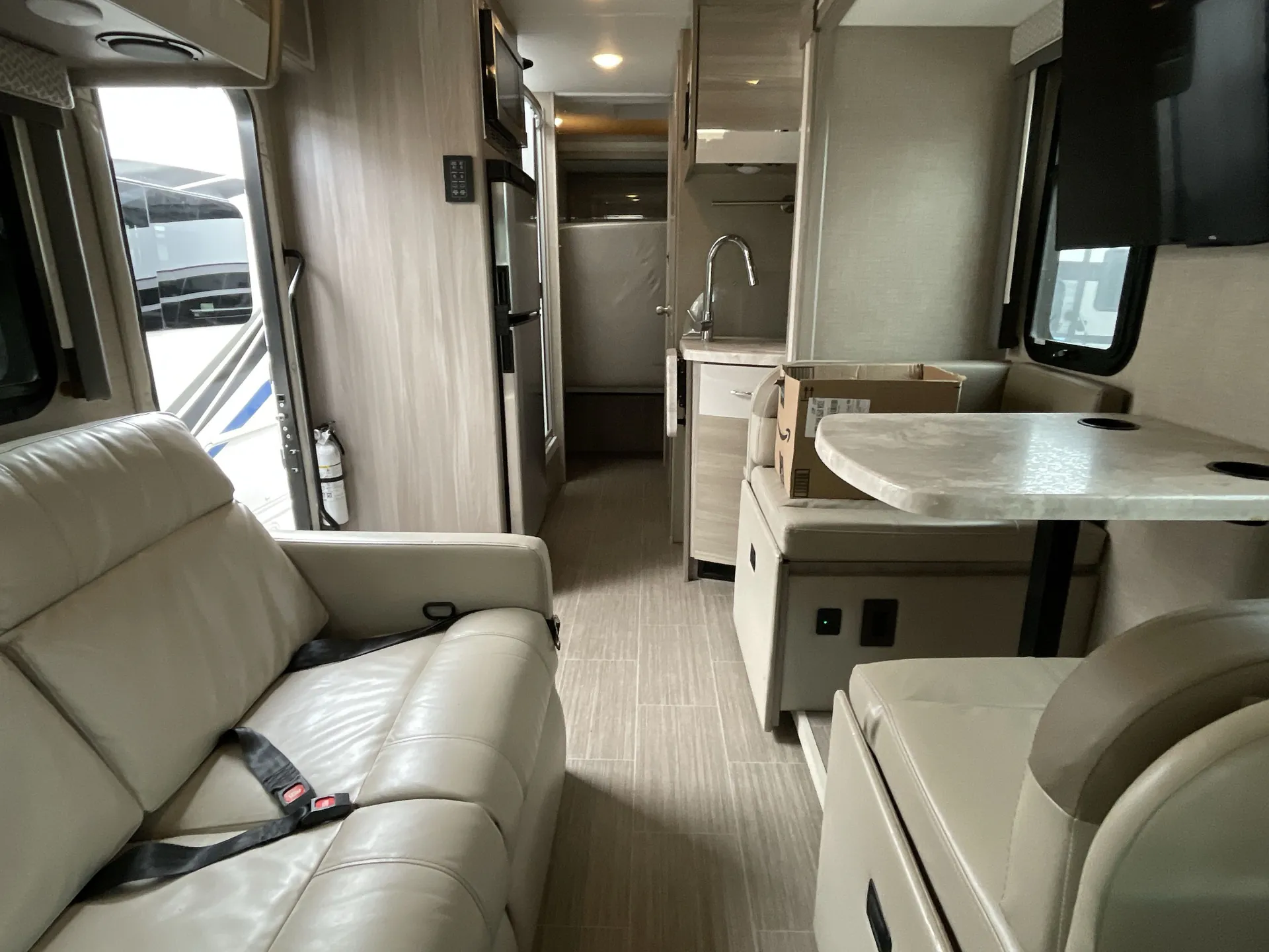 2022 Thor Motor Coach Tiburon 24RW — living area main