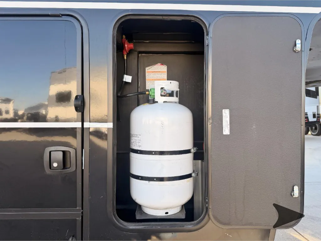 2025 Brinkley Model G 3950, Photos photo 5