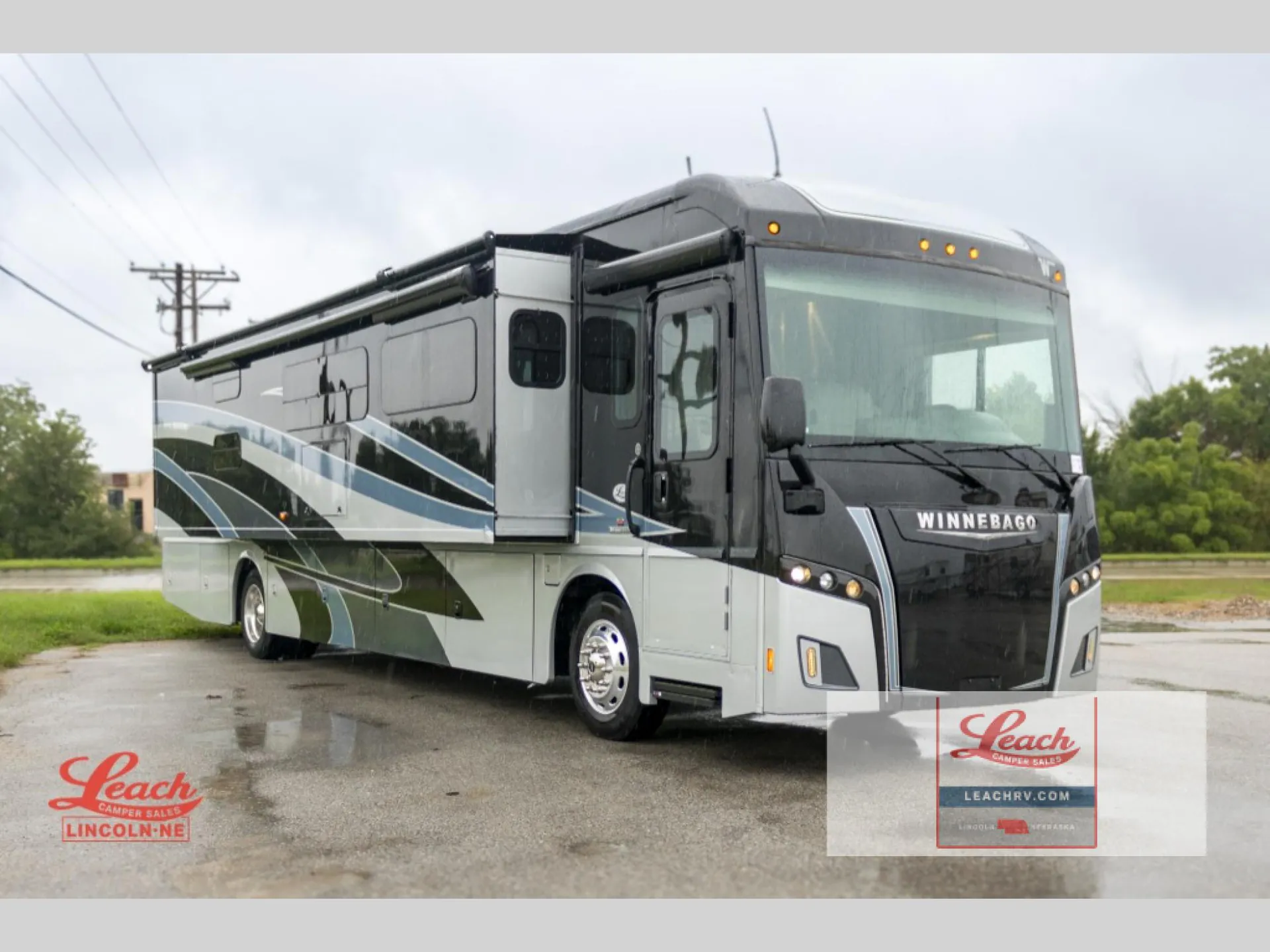 2023 Winnebago Forza 38W - Photo 2