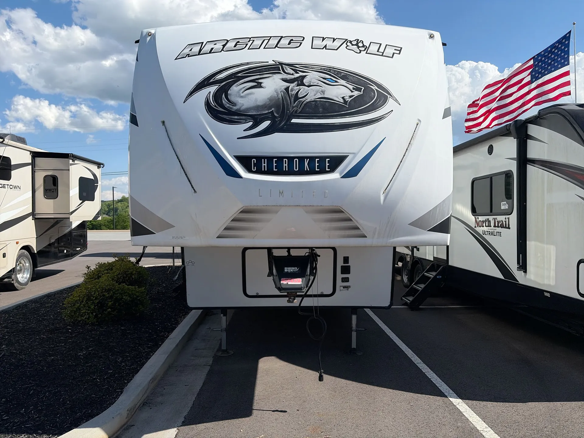 2021 Forest River Cherokee Arctic Wolf 298LB - Photo 3