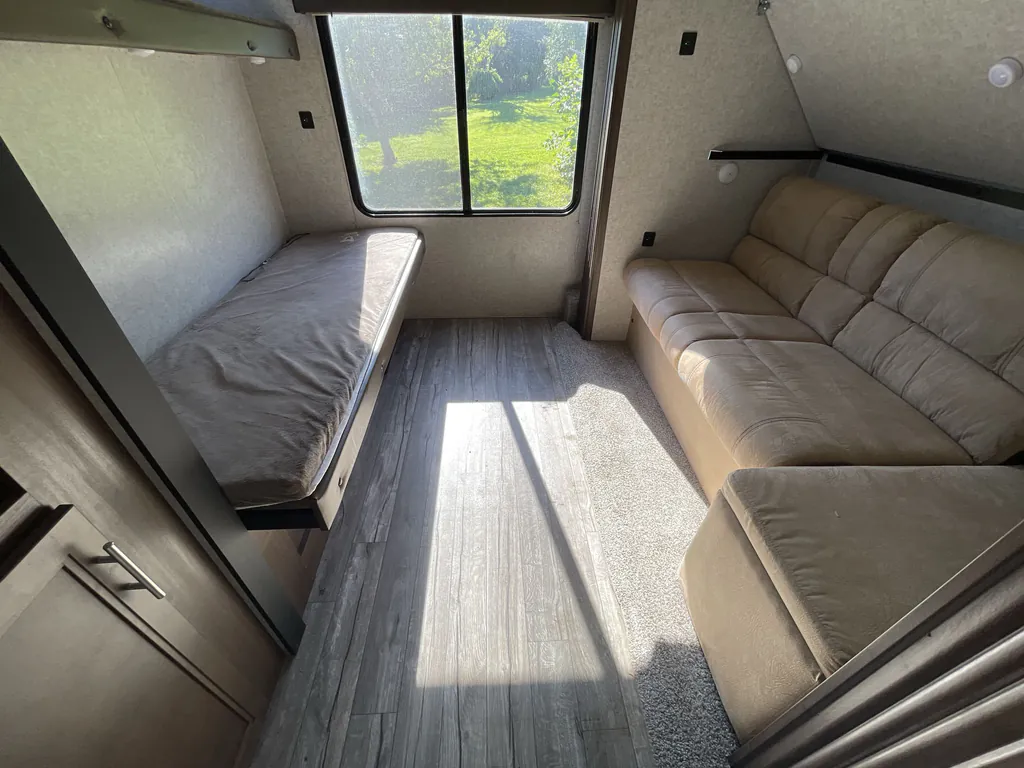 2019 Forest River Cherokee 304BH, Photos photo 16