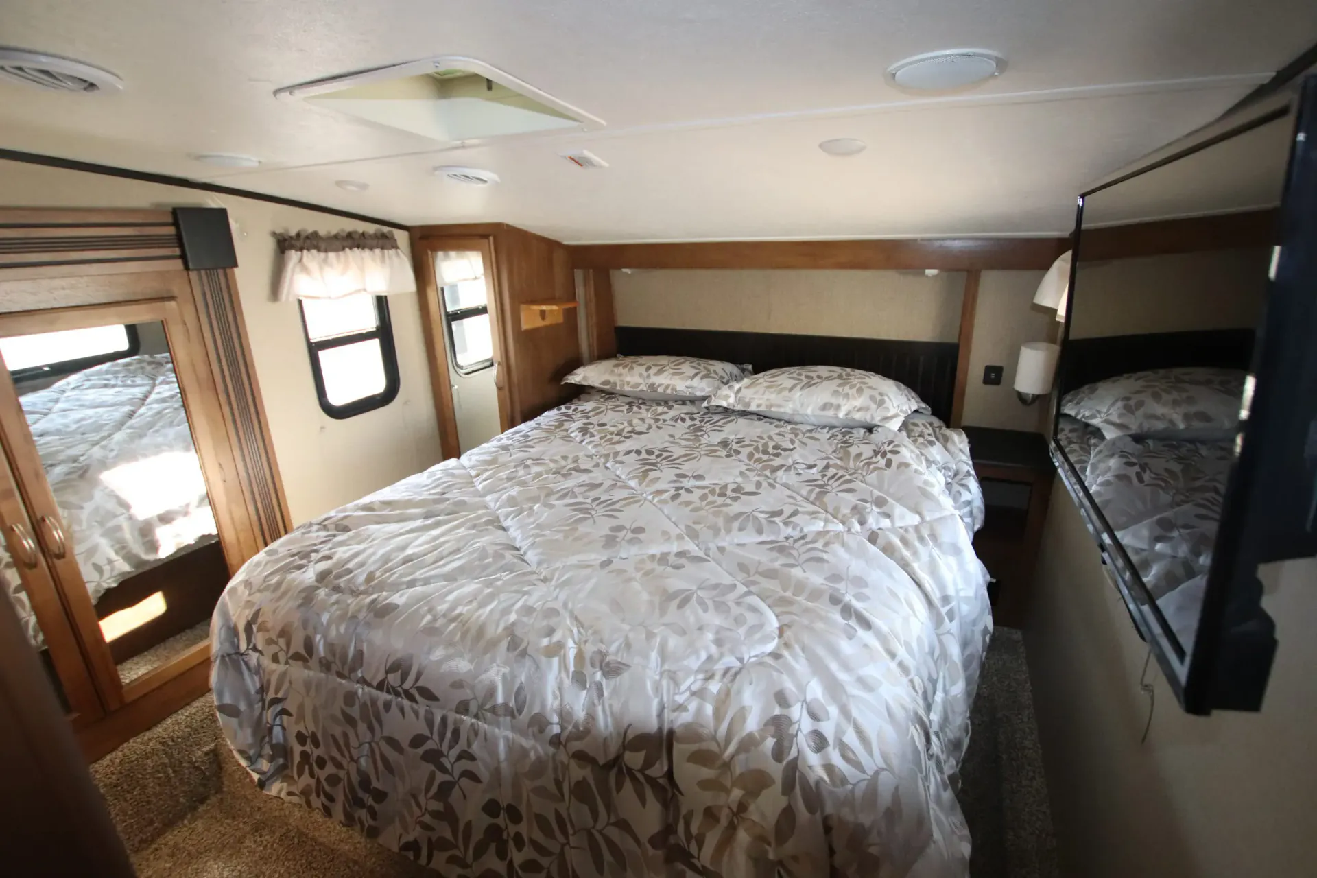 2017 Coachmen Chaparral Lite 29 RLS - Photo 4