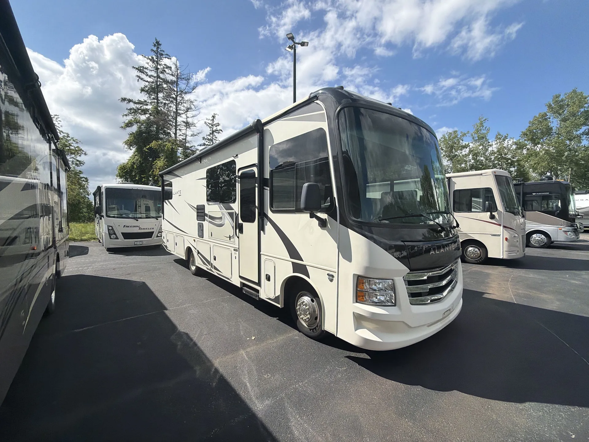 2021 Jayco Alante 29F - Photo 2