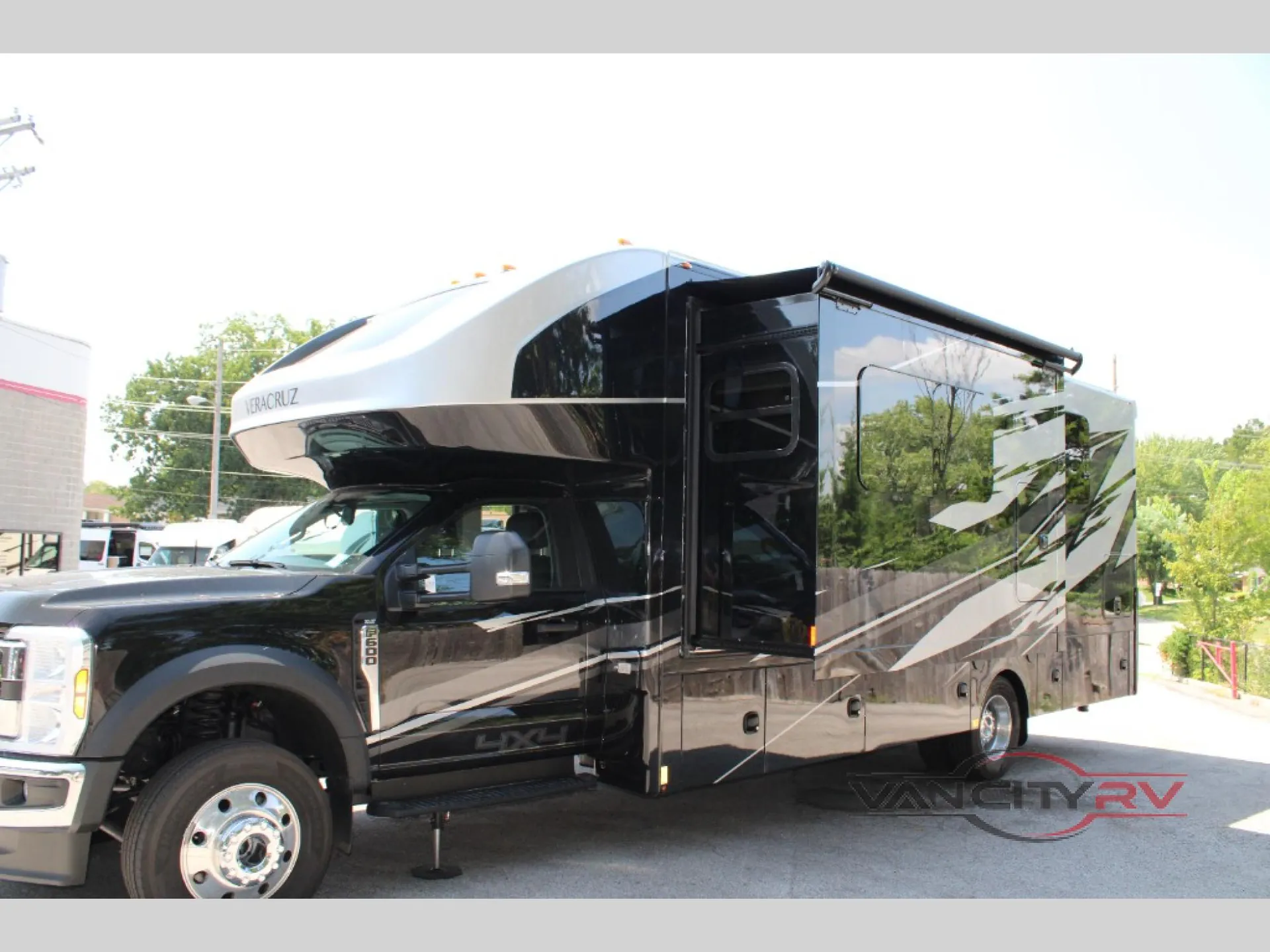 2027 Renegade RV Veracruz 30VRM - Photo 3