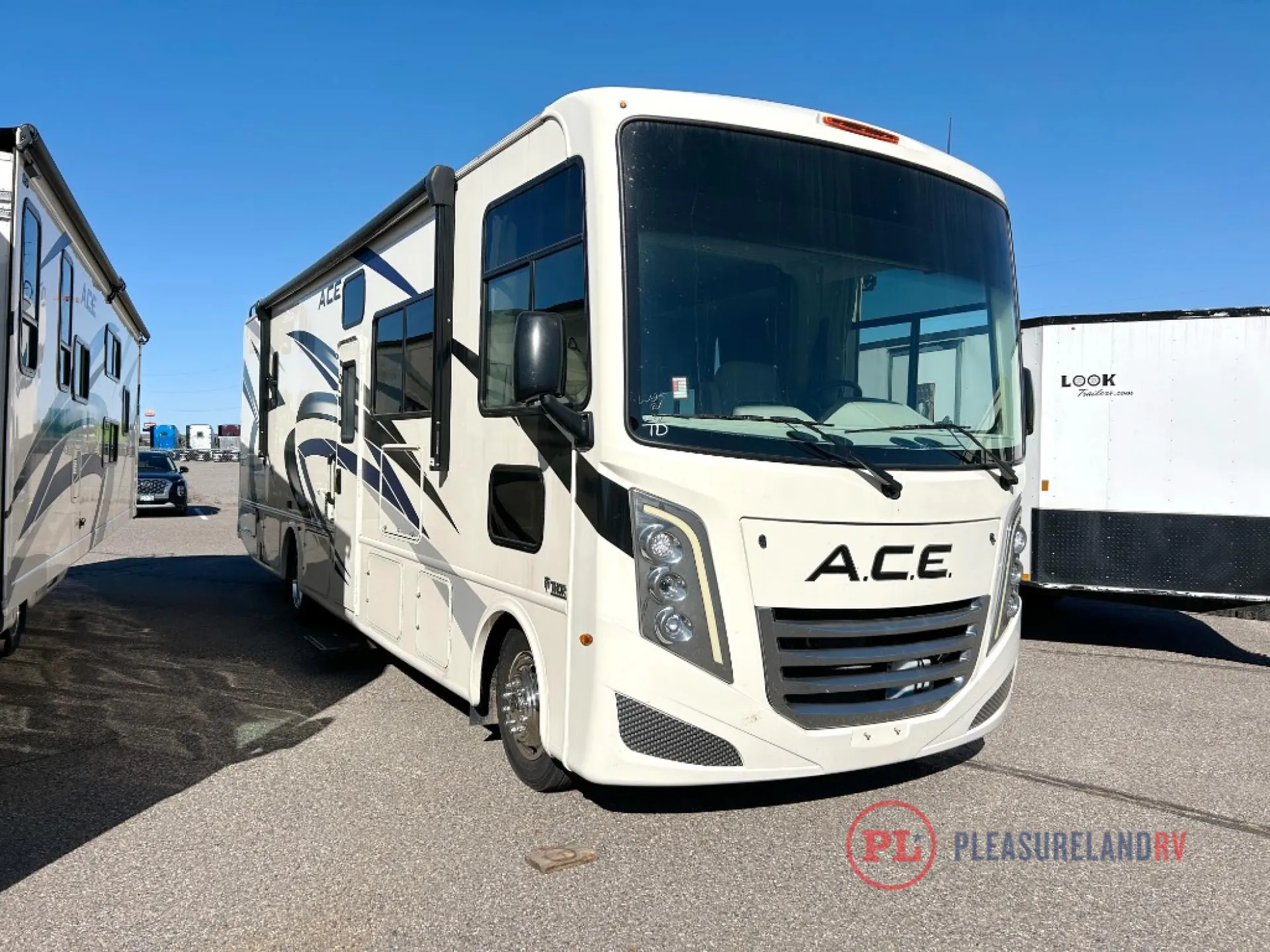 2023 Thor Motor Coach ACE 32B - Photo 2