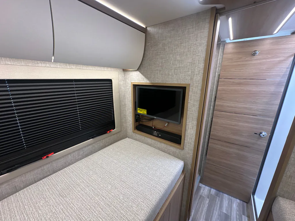 2026 Tiffin Wayfarer 25 XLW, Photos photo 75