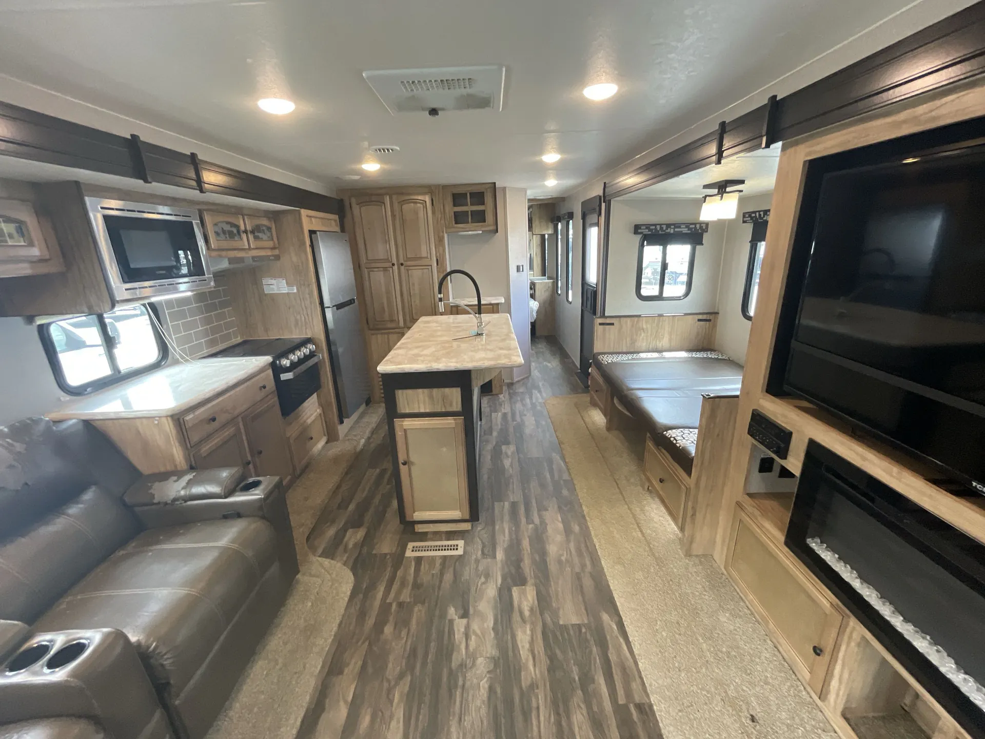 2019 Coachmen Freedom Express Liberty Edition 324RLDSLE — living area main
