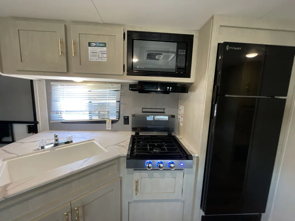 2025 Shasta Shasta I-5 532BEDS, Photos photo 11