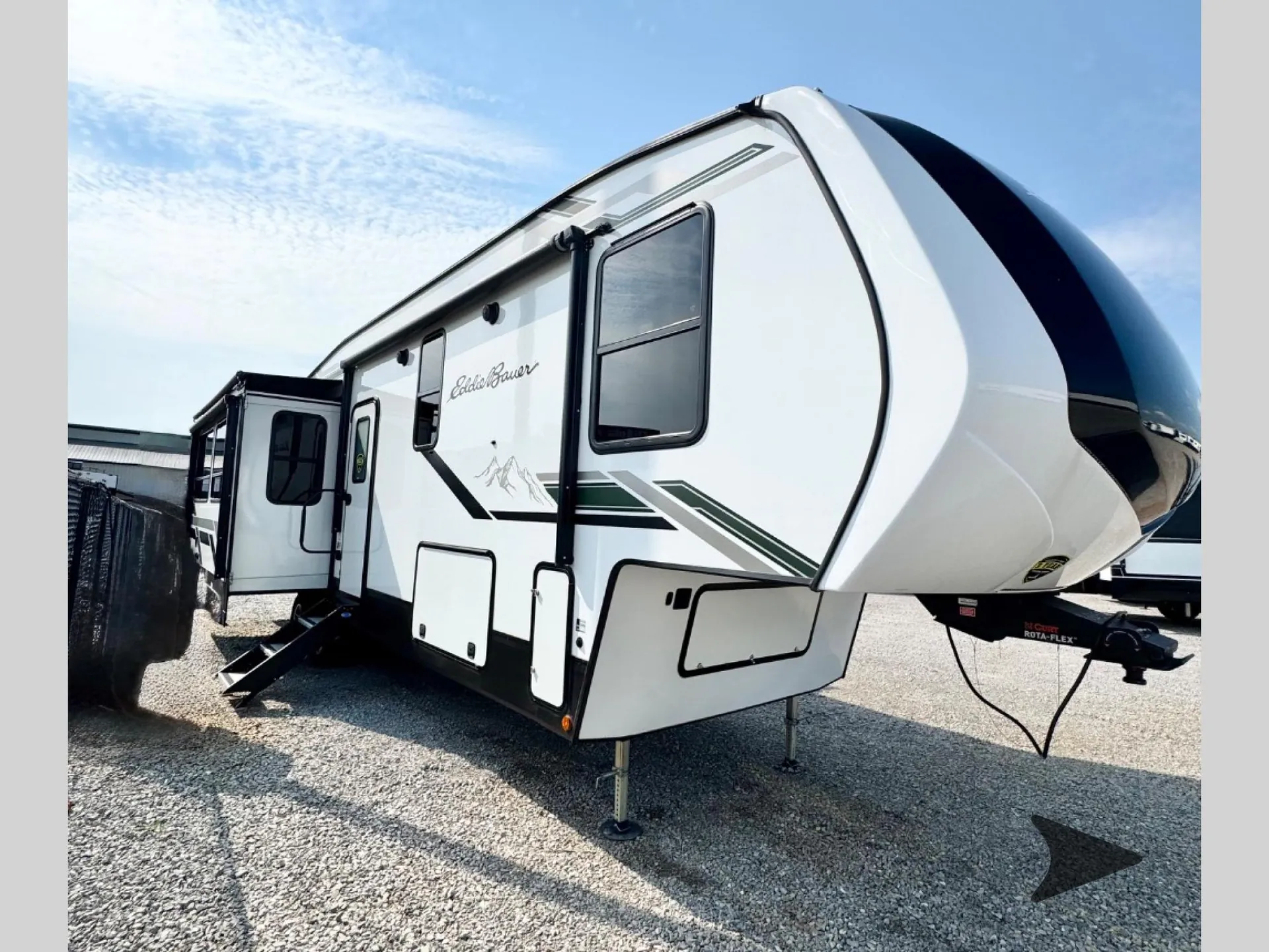 2024 Dutchmen Eddie Bauer 310RL - Photo 3
