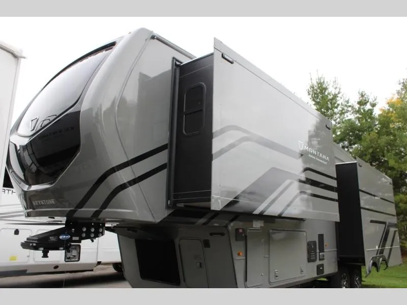 2026 Keystone Montana High Country 295RL - Photo 3