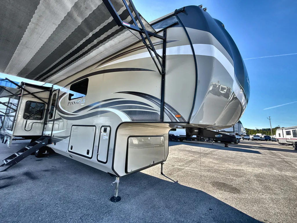2018 Jayco Pinnacle 36FBTS, Photos photo 5