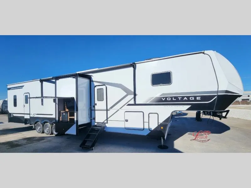 2026 Dutchmen RV Voltage New    4250 - Photo 3
