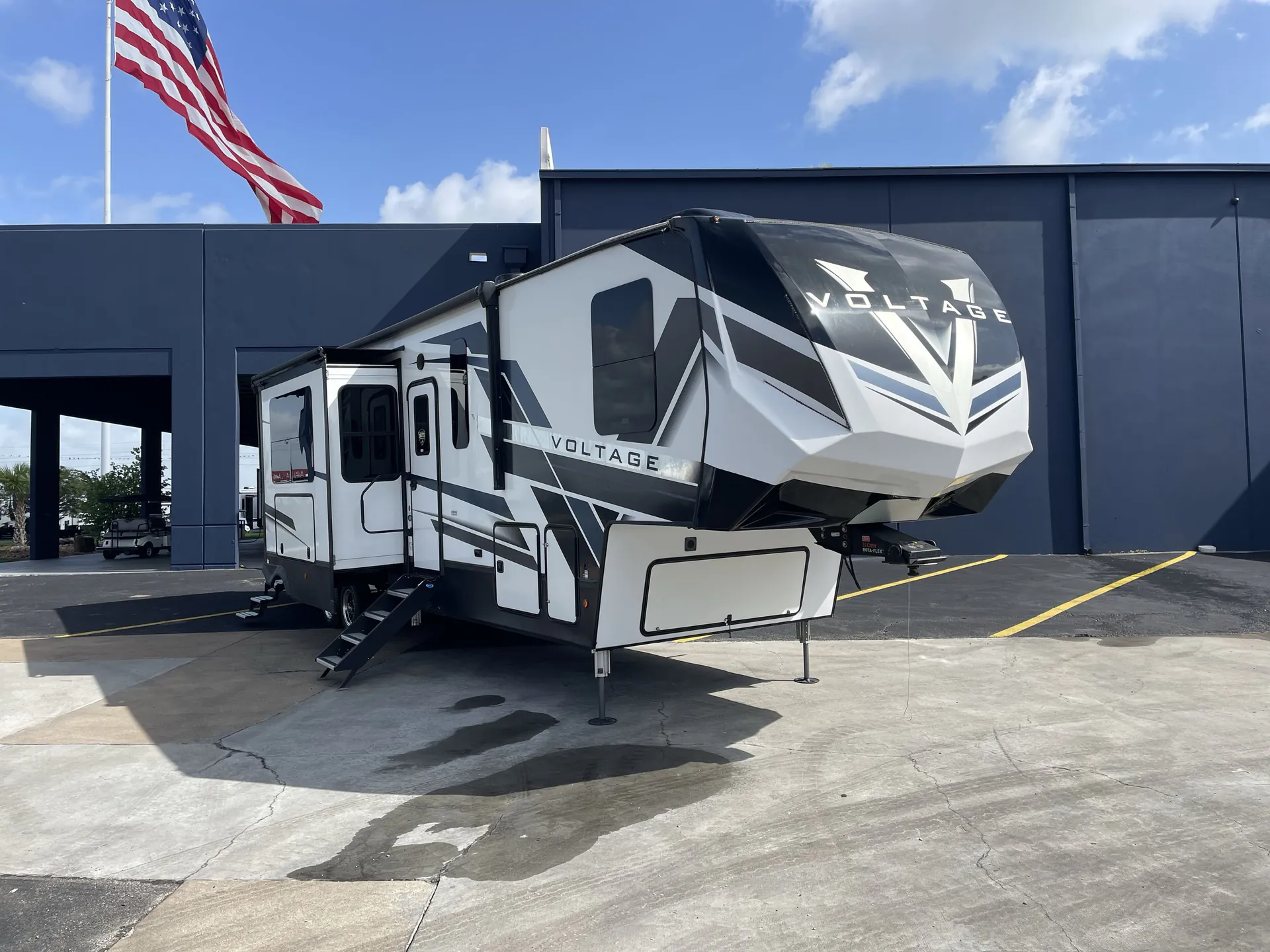 2023 Dutchmen Voltage 3675 dealer photo 1 from Camping World