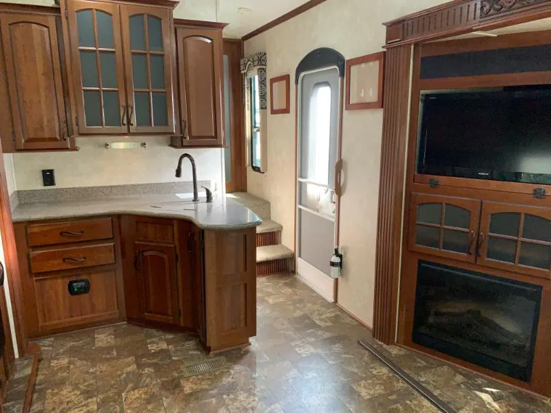 2014 Keystone Montana 3100RL, Photos photo 21
